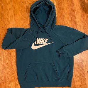 Woman’s nike hoodie